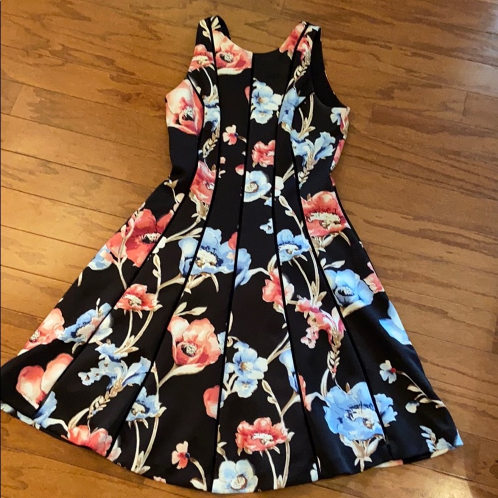 WHBM💗Pretty Black & Floral Dress - Picture 1 of 6